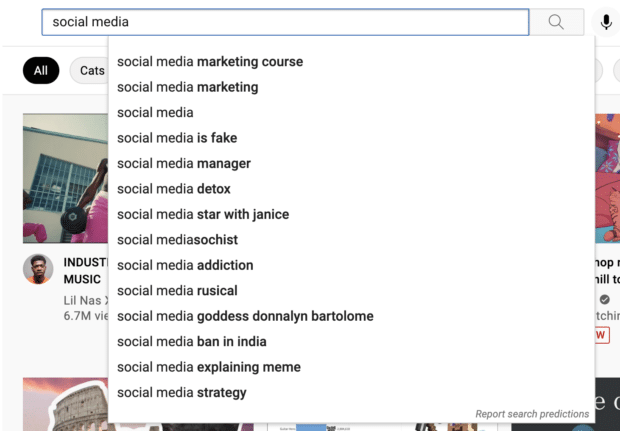 Suggestions automatiques de la barre de recherche YouTube pour le mot clé "des médias sociaux"