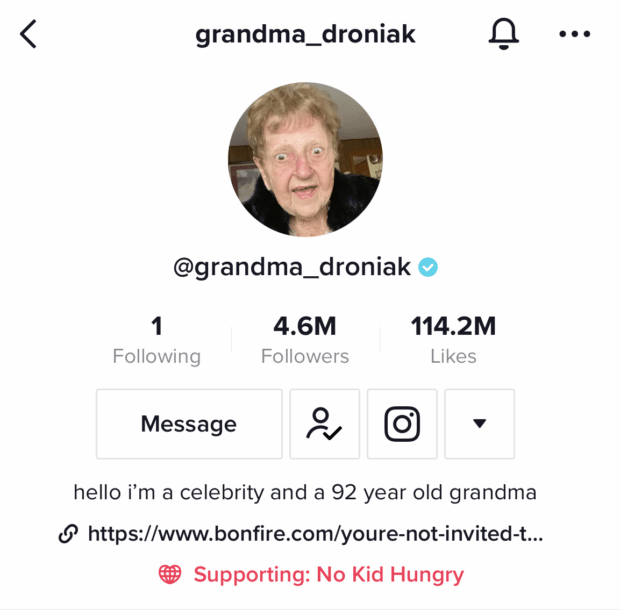 grand-mère droniak bonjour je suis une célébrité et une grand-mère de 92 ans